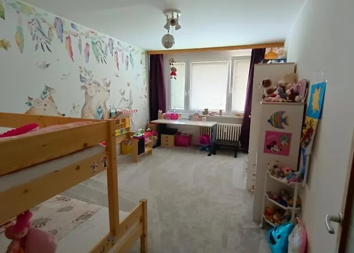 3 Bedroom Flat In A Quiet Spot Of *